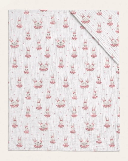 Rozłożone płasko muślinowe okrycie kąpielowe z kapturem 80x80 cm Vintage Bunny Albero Mio w króliki baletnice.