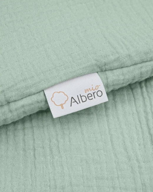 Zbliżenie na metkę Albero mio w otulaczu ocieplanym Albero mio - kolor zielony
